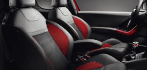 Peugeot-208-GTi-habitacle-sport_1