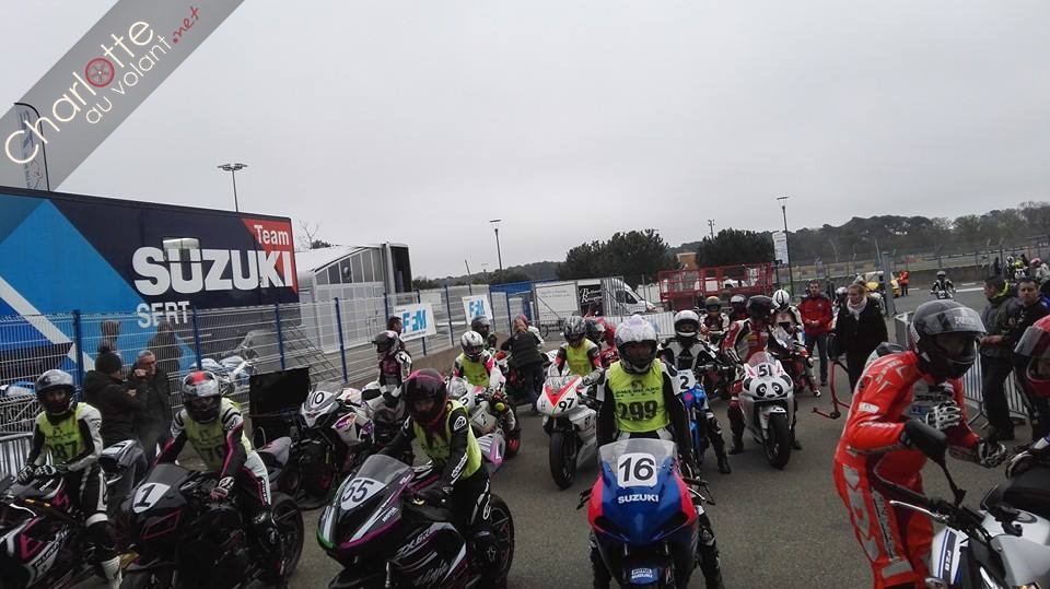 Wonmen's cup moto