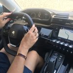 Voiture : les femmes meilleures conductrices que les hommes femmes voiture