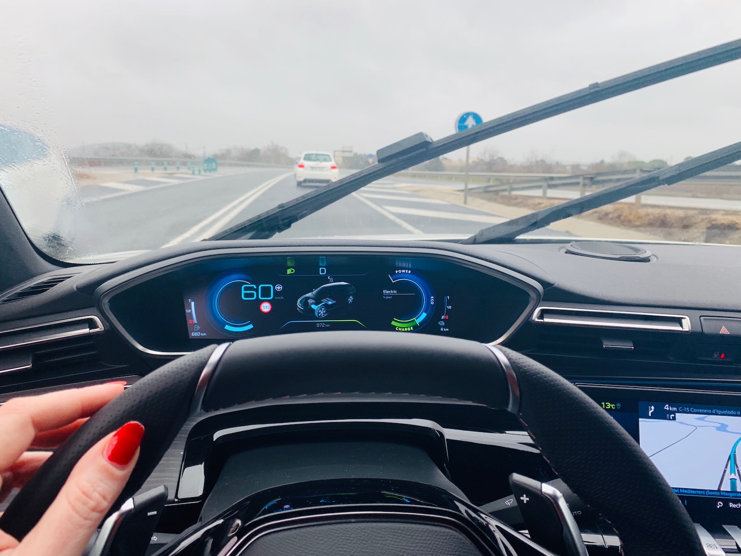 Essai Peugeot 3008 HYbrid4 Essai Peugeot 3008 HYbrid4 et 508 SW HYbrid