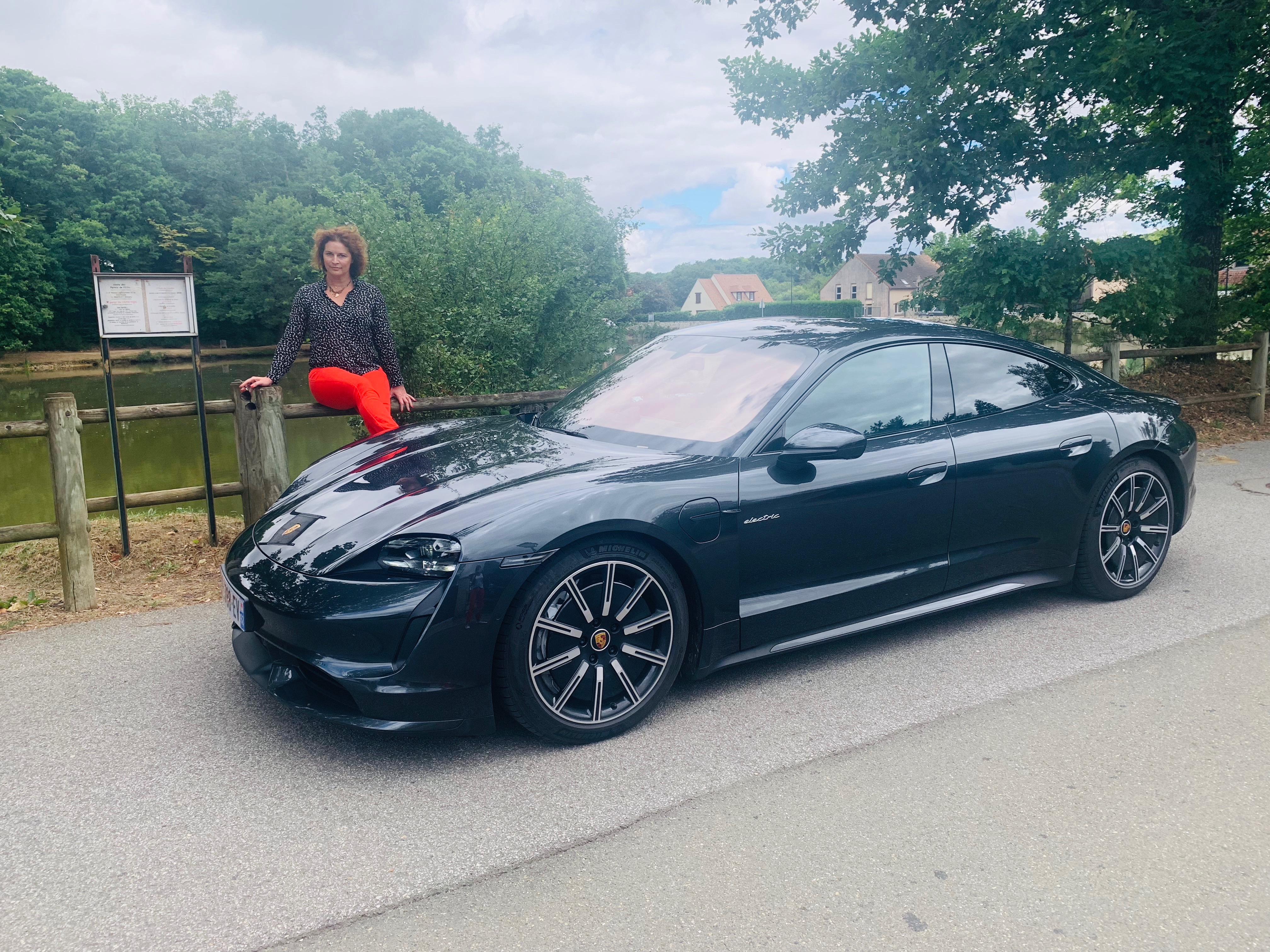 IMG-0348 Porsche Taycan